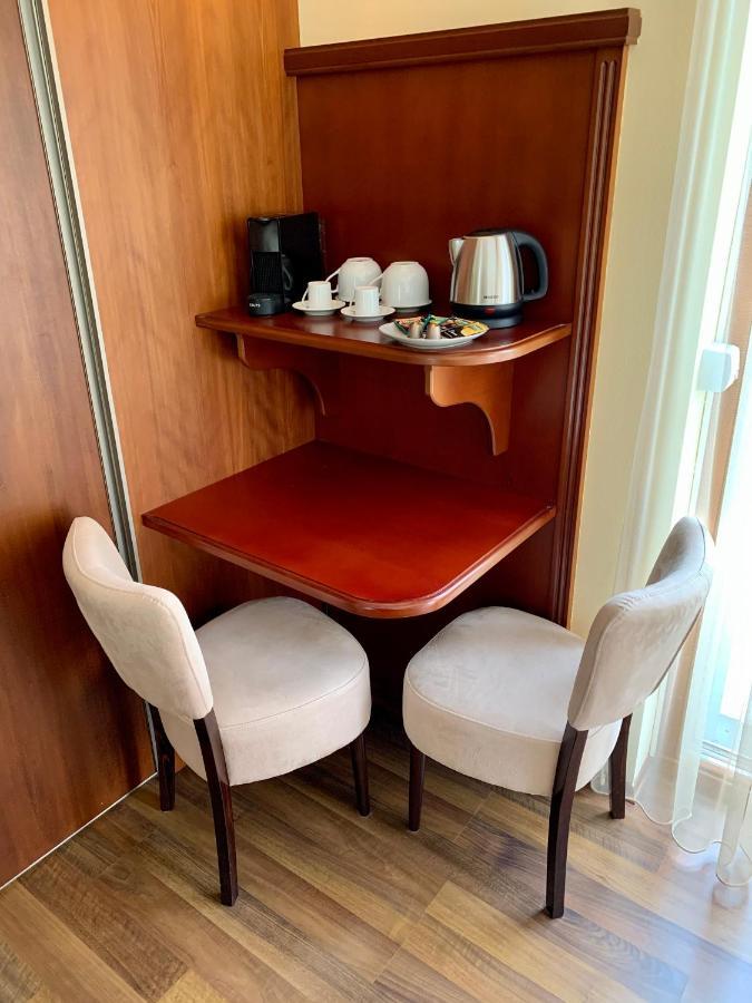 A01 Setany-Silverine Apartmanhaz-Orzoett Parkoloval Balatonfüred Buitenkant foto